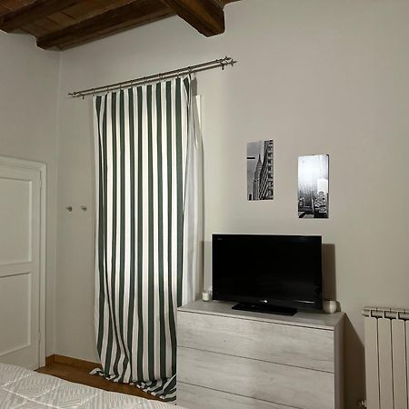 Maison Vert Appartamento In Centro Storico A Modena Luaran gambar