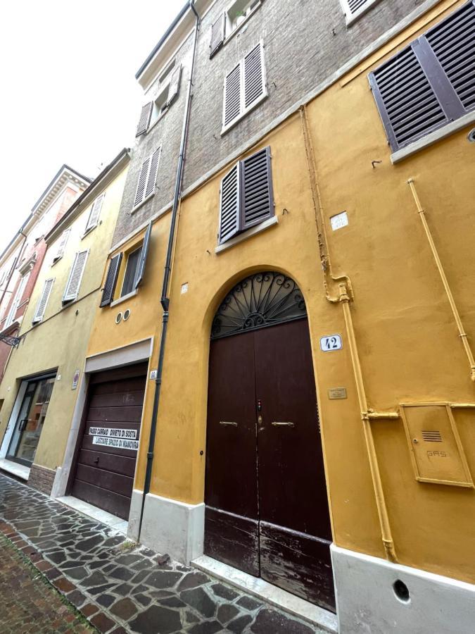 Maison Vert Appartamento In Centro Storico A Modena Luaran gambar