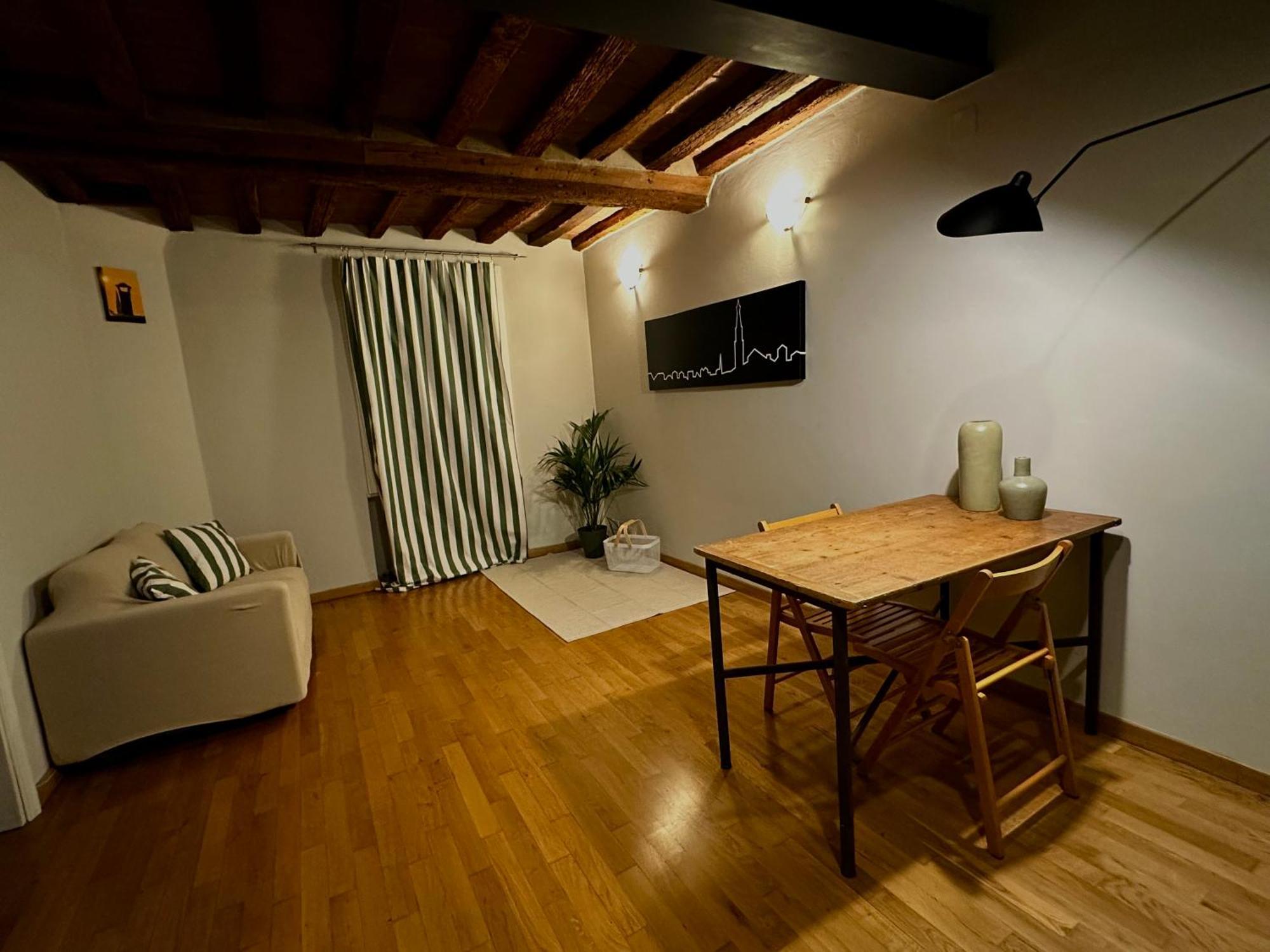Maison Vert Appartamento In Centro Storico A Modena Luaran gambar