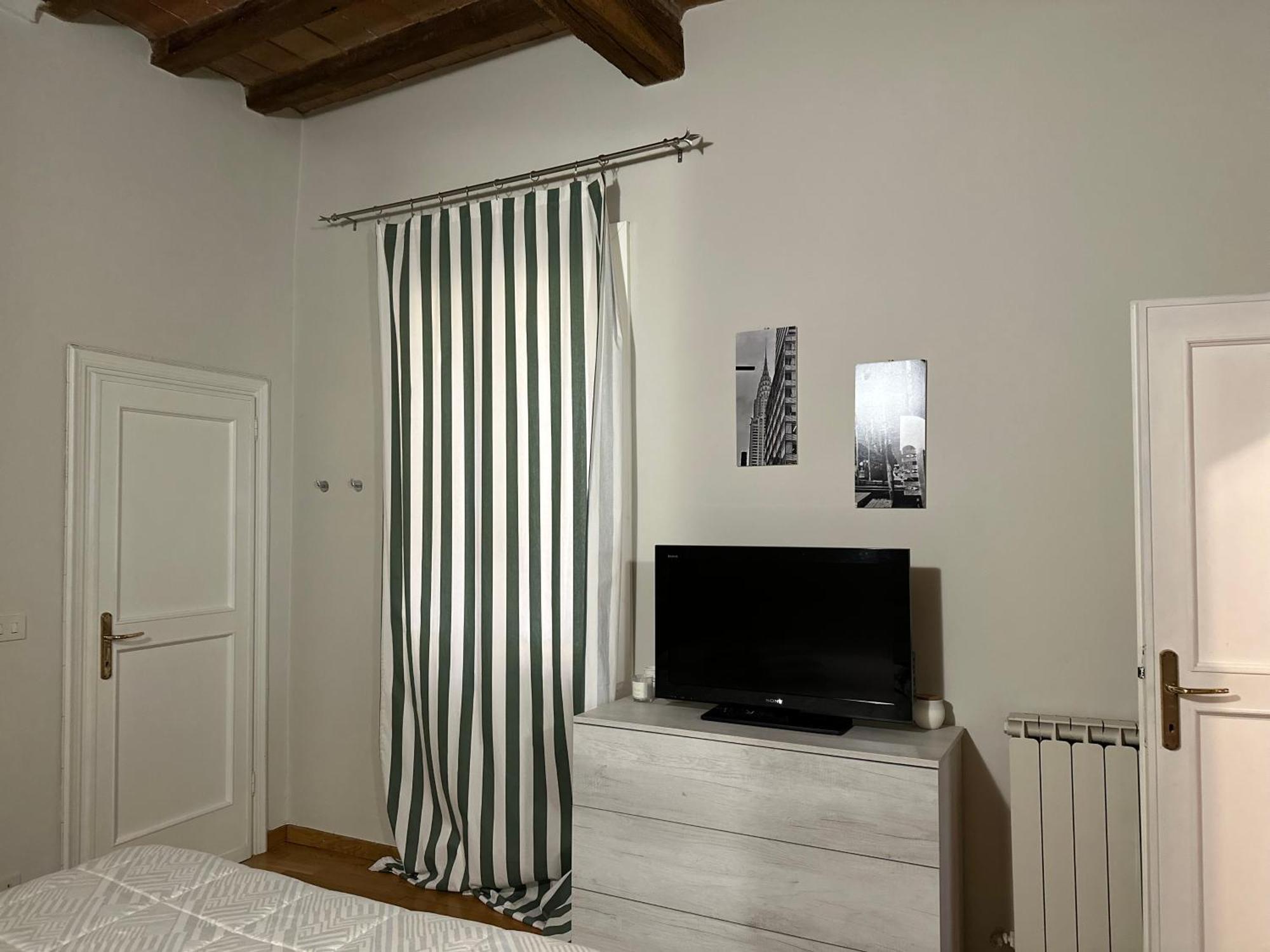 Maison Vert Appartamento In Centro Storico A Modena Luaran gambar